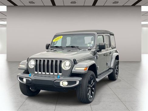 Used 2023 Jeep Wrangler Unlimited Sahara w/ Cold Weather Group image 8