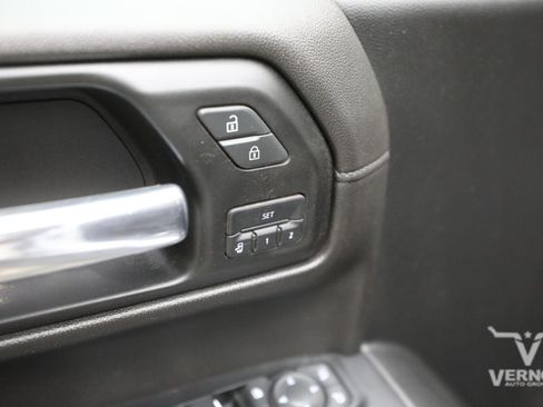 Used 2019 Chevrolet Silverado 1500 LTZ w/ LTZ Texas Edition RWD image 17