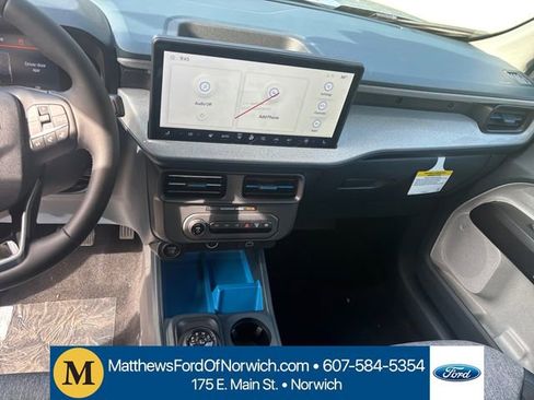 New 2025 Ford Maverick XLT w/ XLT Luxury Package image 11