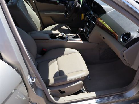 Used 2012 Mercedes-Benz C 250 Sedan image 9