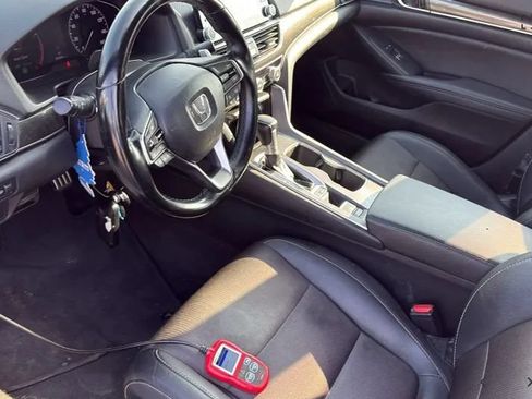 Used 2020 Honda Accord Sport image 2