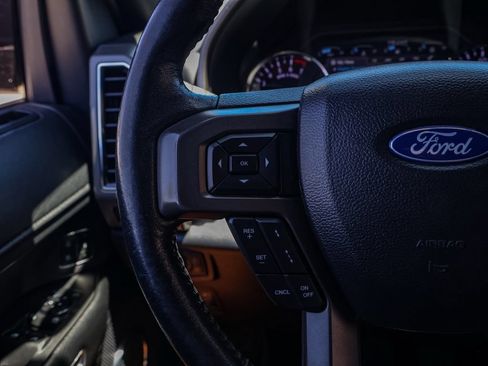 Used 2019 Ford Expedition XLT w/ Equipment Group 202A AWD/4WD image 26