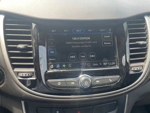 Used 2019 Chevrolet Trax LT w/ LT Convenience Package AWD/4WD image 12
