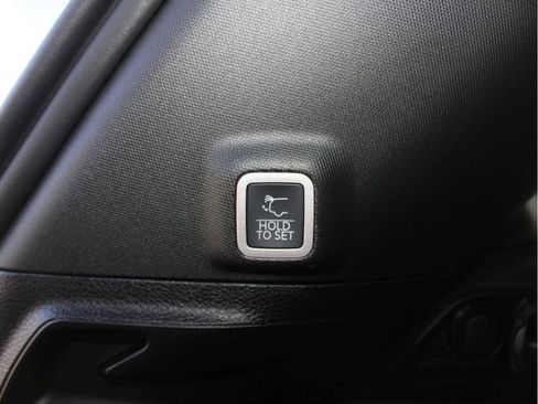 New 2025 Jeep Grand Cherokee Altitude image 34