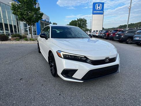 Used 2024 Honda Civic Sport image 2