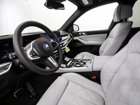 New 2026 BMW X5 xDrive50e w/ M Sport Package AWD/4WD image 10