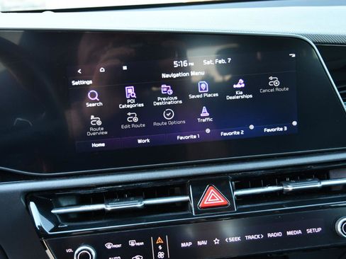 Used 2023 Kia Niro EX Touring image 13