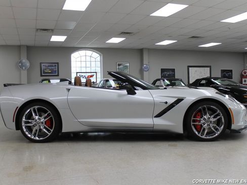 Used 2015 Chevrolet Corvette Stingray Convertible w/ 3LT Preferred Equipment Group RWD image 30