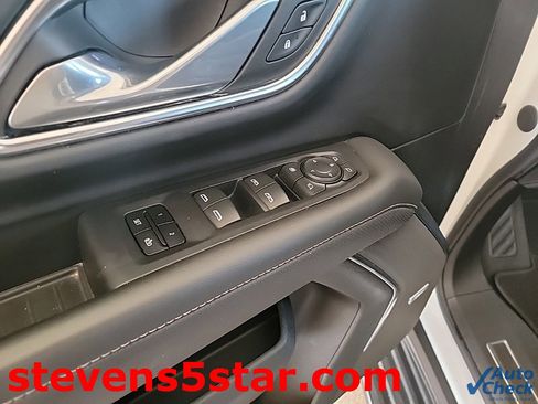 Used 2023 GMC Yukon XL AT4 w/ Technology Package image 12