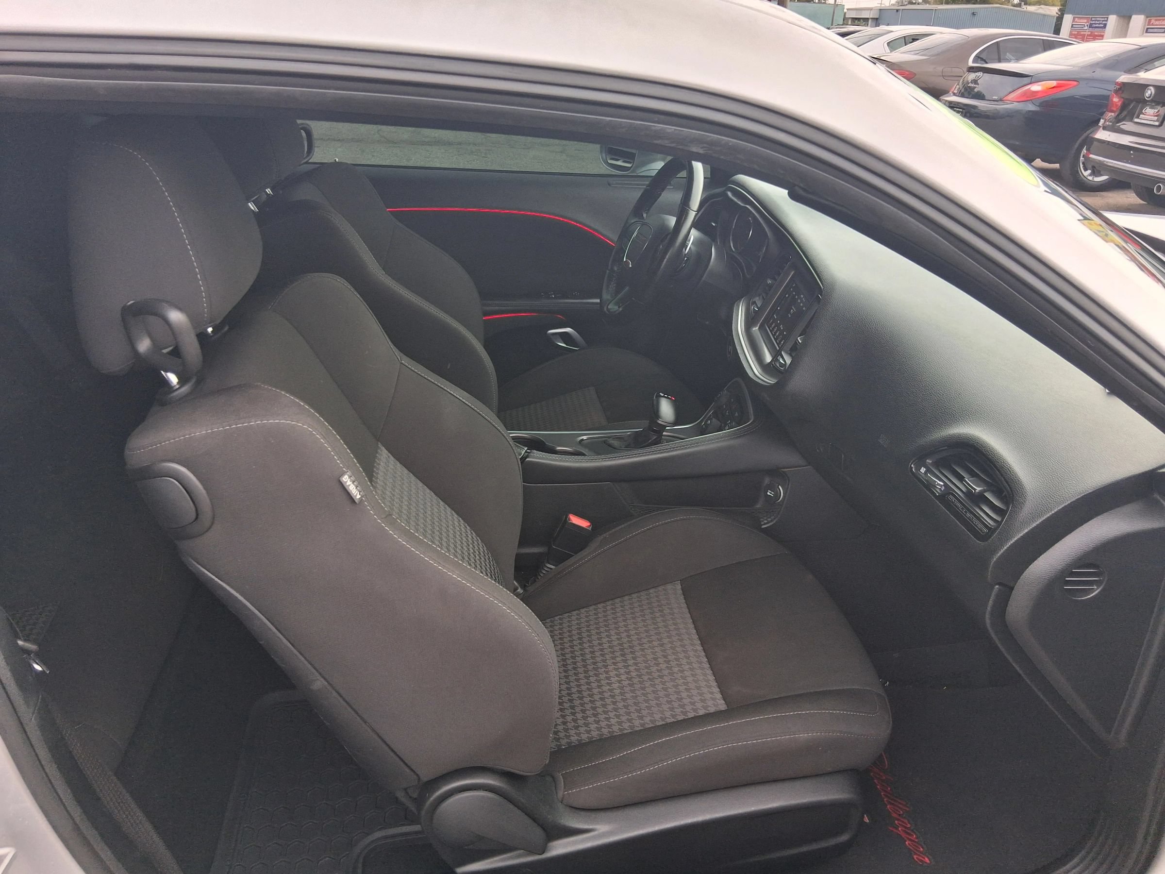 Used 2022 Dodge Challenger R/T RWD image 9
