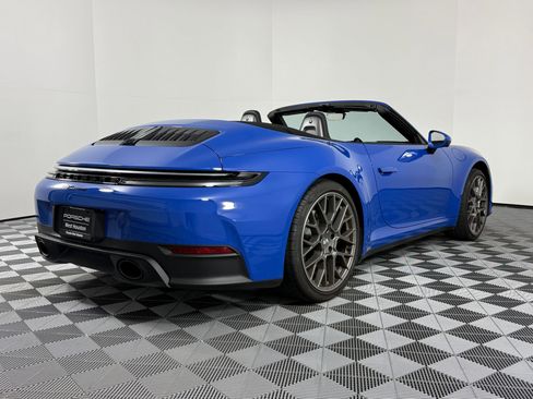 Certified 2025 Porsche 911 Carrera image 9