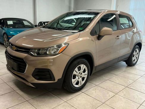 Used 2018 Chevrolet Trax LS image 3
