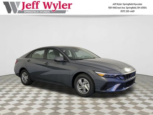 New 2026 Hyundai Elantra SE image 1