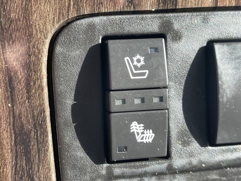 Used 2015 GMC Acadia Denali image 22