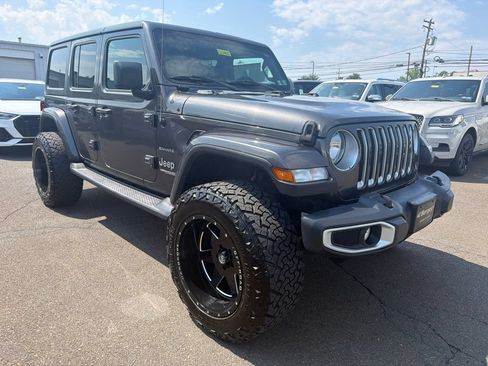 Used 2019 Jeep Wrangler Unlimited Sahara AWD/4WD image 7