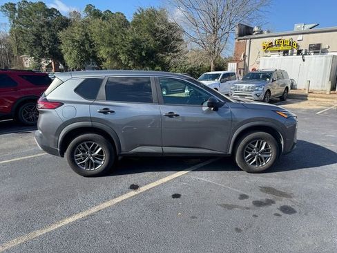 Used 2023 Nissan Rogue S image 9