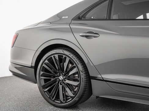 Used 2025 Bentley Flying Spur Plug-In Hybrid AWD/4WD image 44