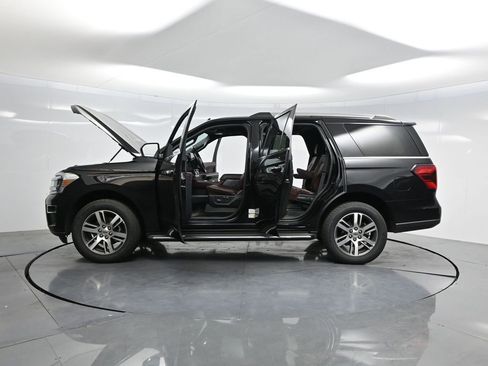 Used 2022 Ford Expedition Limited image 58