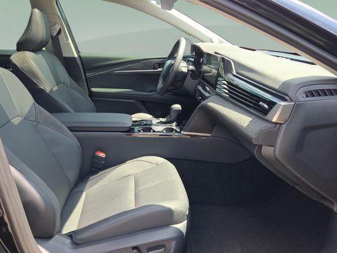 Used 2025 Toyota Camry XLE w/ Premium Plus Package FWD image 17