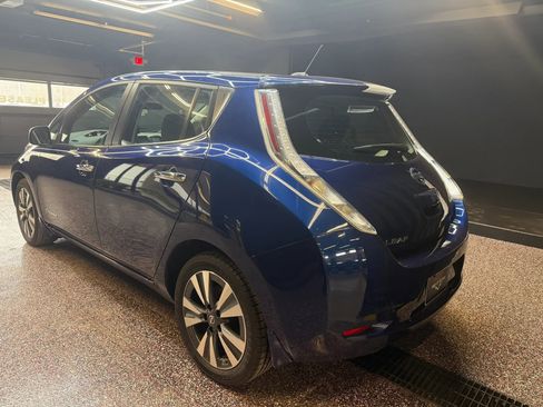 Used 2017 Nissan Leaf SV w/ Premium Package image 4