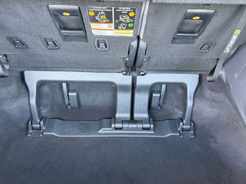 Used 2022 Toyota Sienna XLE image 17