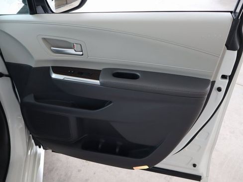 Used 2021 Toyota Sienna XLE image 47