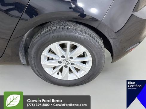 Used 2017 Volkswagen Golf S FWD image 31