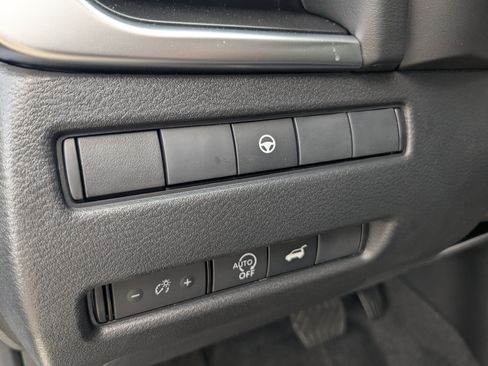 New 2026 Nissan Rogue SV AWD/4WD image 22