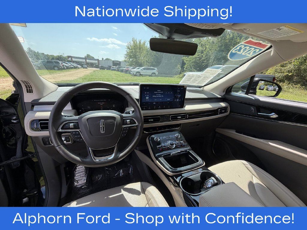 Used 2023 Lincoln Nautilus AWD w/ Premium Package image 12