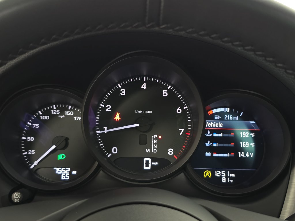 Certified 2026 Porsche Macan AWD/4WD image 15