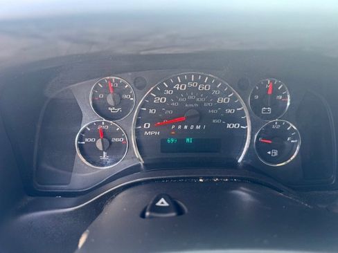 Used 2015 Chevrolet Express 2500 image 11