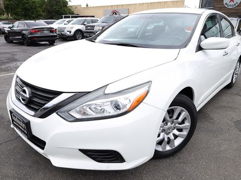 Used 2017 Nissan Altima 2.5 S w/ Power Driver Seat Package image 2
