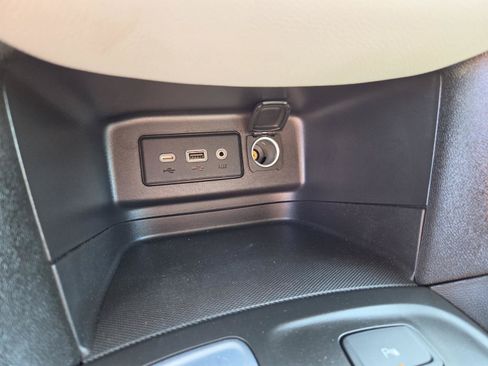 Used 2023 Chevrolet Equinox LT FWD image 23