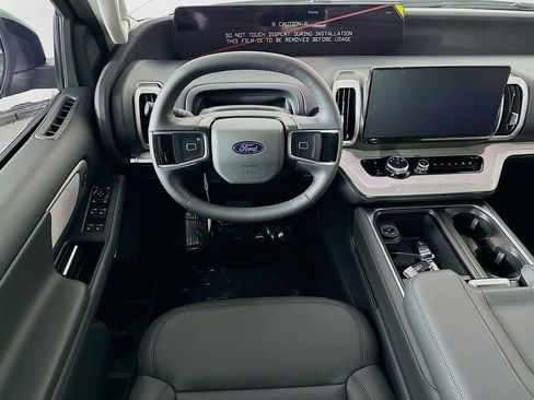 New 2026 Ford Expedition Active image 10