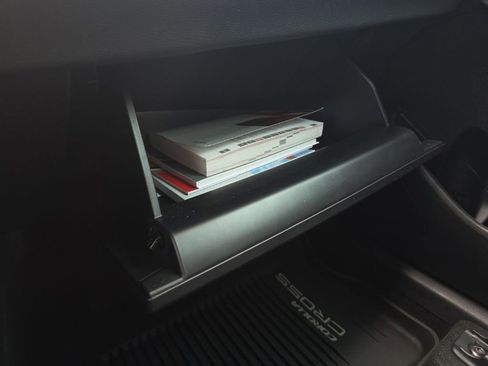 Used 2025 Toyota Corolla Cross XLE w/ Convenience Package AWD/4WD image 29