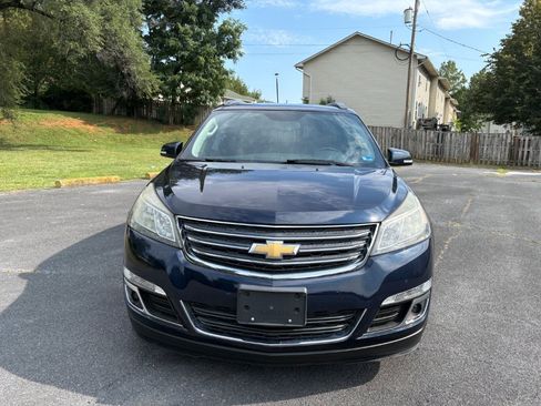 Used 2017 Chevrolet Traverse LT w/ Style and Technology Package AWD/4WD image 2