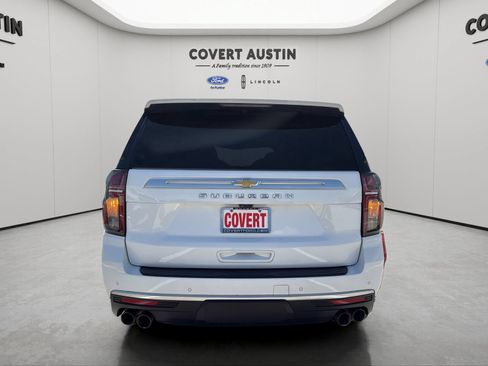 Used 2023 Chevrolet Suburban High Country RWD image 2