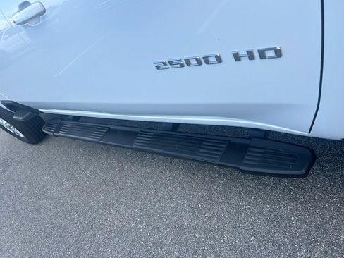 Used 2022 Chevrolet Silverado 2500 LT w/ Convenience Package image 8