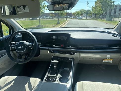 New 2026 Kia Carnival SX w/ SX Dark Edition Package FWD image 3