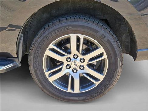 Used 2022 Ford Expedition XLT RWD image 25