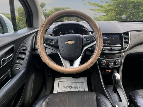 Used 2018 Chevrolet Trax LT w/ LT Convenience Package AWD/4WD image 5