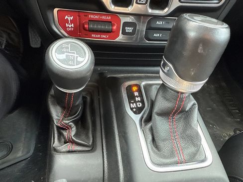 Used 2020 Jeep Wrangler Unlimited Rubicon AWD/4WD image 28