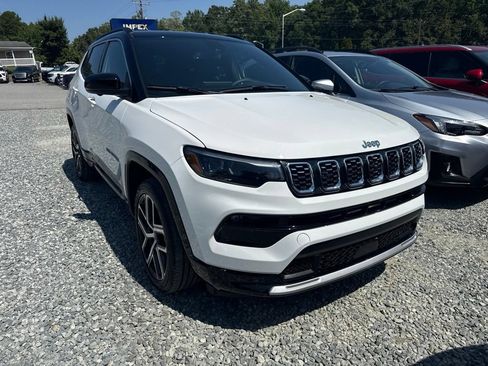 Used 2025 Jeep Compass Limited w/ Elite Group AWD/4WD image 2