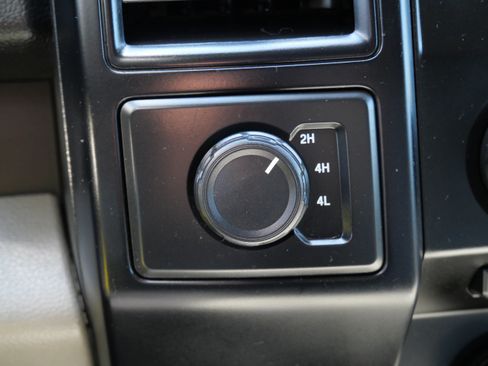 Used 2015 Ford F150 XL w/ Equipment Group 101A Mid AWD/4WD image 30
