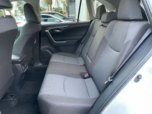 Used 2025 Toyota RAV4 XLE image 28