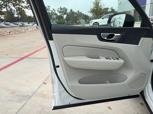 Used 2025 Volvo XC60 T8 Plus w/ Protection Package Premier image 12
