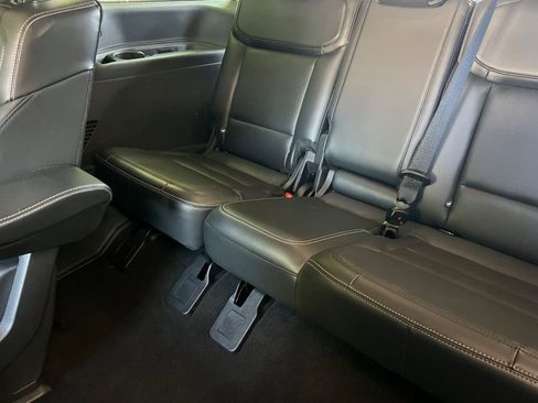 Used 2025 Ford Expedition Platinum AWD/4WD image 17