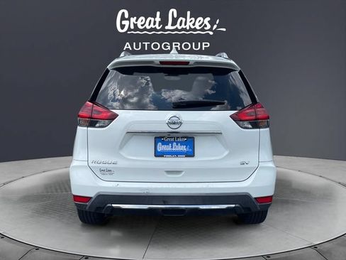 Used 2018 Nissan Rogue SV FWD image 4