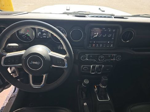 Used 2023 Jeep Wrangler Unlimited Sahara AWD/4WD image 6