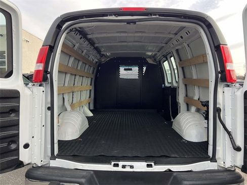 Certified 2024 GMC Savana 2500 Work Van w/ Driver Convenience Package image 13
